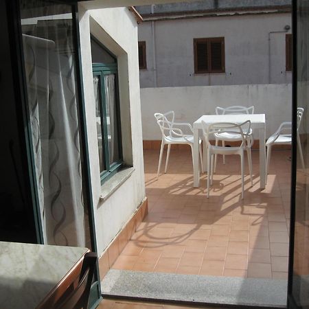 Nino'S Apartments جيارديني ناكسوس المظهر الخارجي الصورة