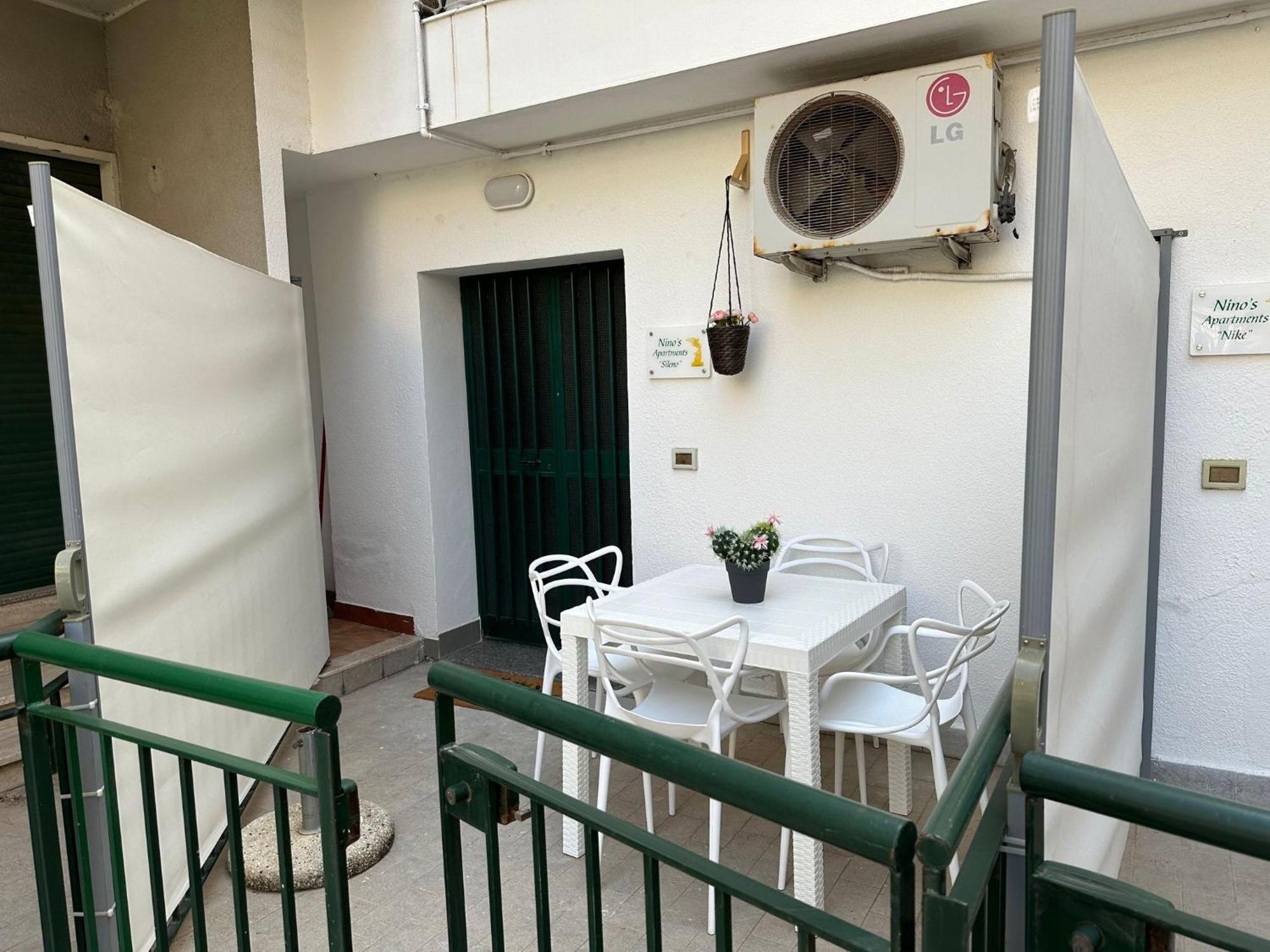 Nino'S Apartments جيارديني ناكسوس المظهر الخارجي الصورة