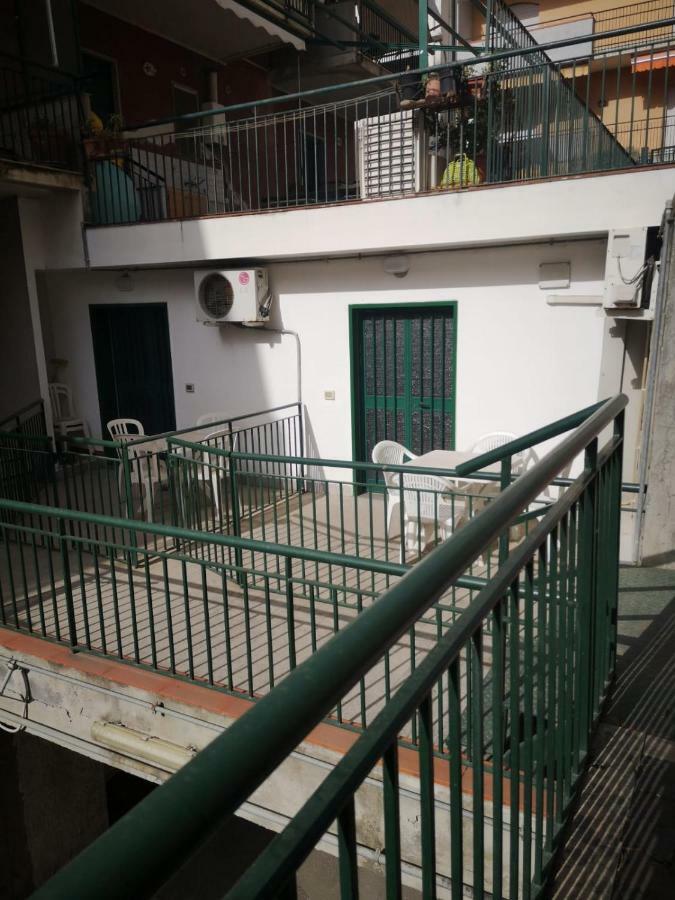 Nino'S Apartments جيارديني ناكسوس المظهر الخارجي الصورة